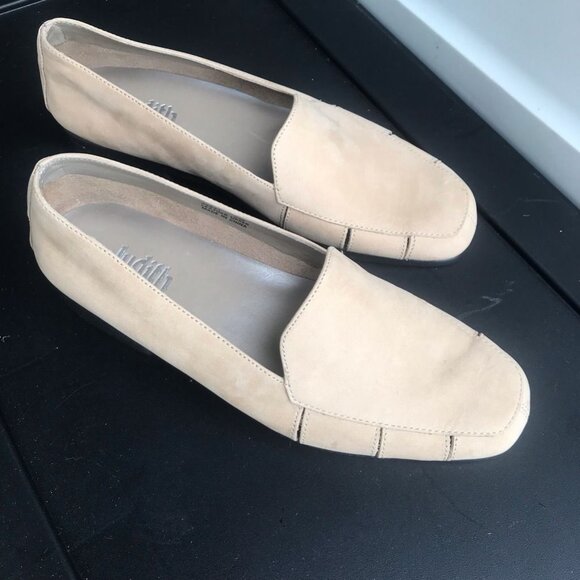 Judith Womens Slip On Loafer Shoes Beige Leather Cut Out 25631 Comfort 7 W - Picture 3 of 7